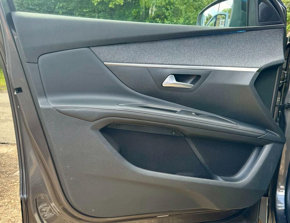 Peugeot 5008 Hatchback Black #67
