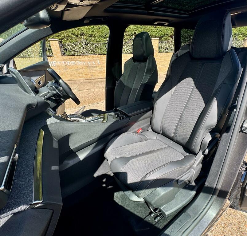 Peugeot 5008 Hatchback Black #18