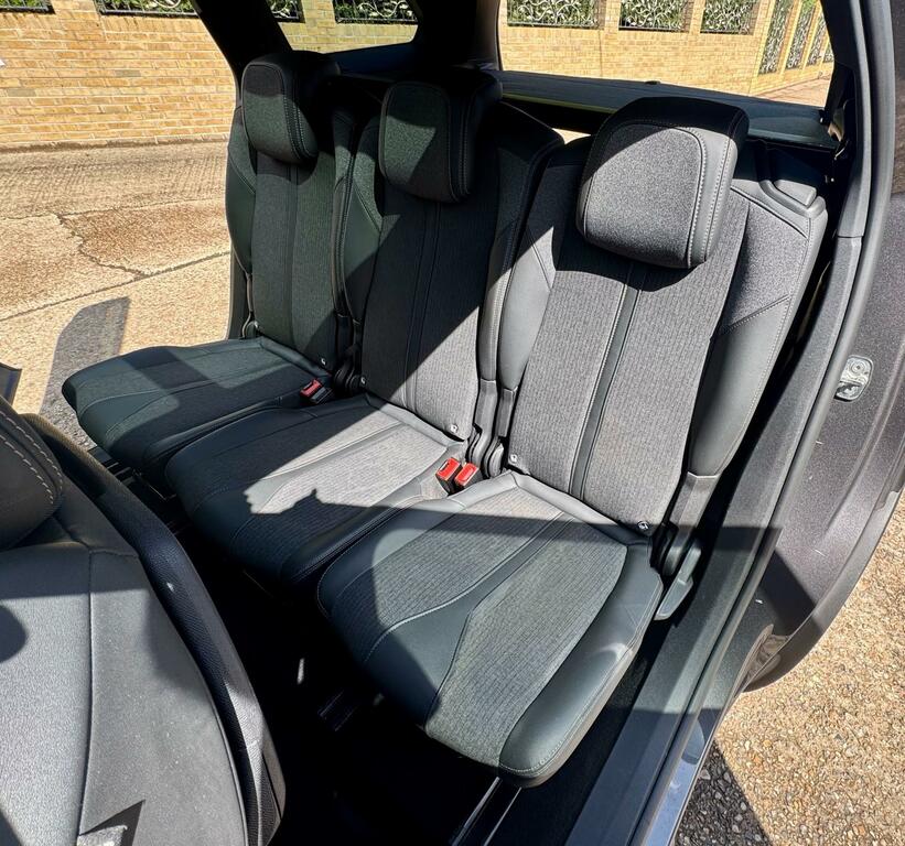 Peugeot 5008 Hatchback Black #79