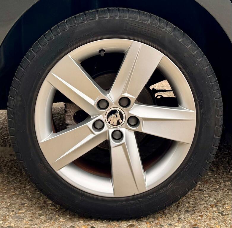 Skoda Rapid 1.4 Tsi Se Hatchback Blue #68