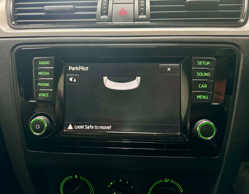 Skoda Rapid 1.4 Tsi Se Hatchback Blue #28