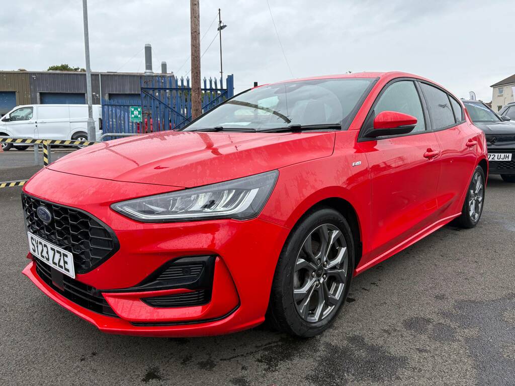 Ford Focus 1.0T Ecoboost St-line Hatchback SY23ZZE Red #3