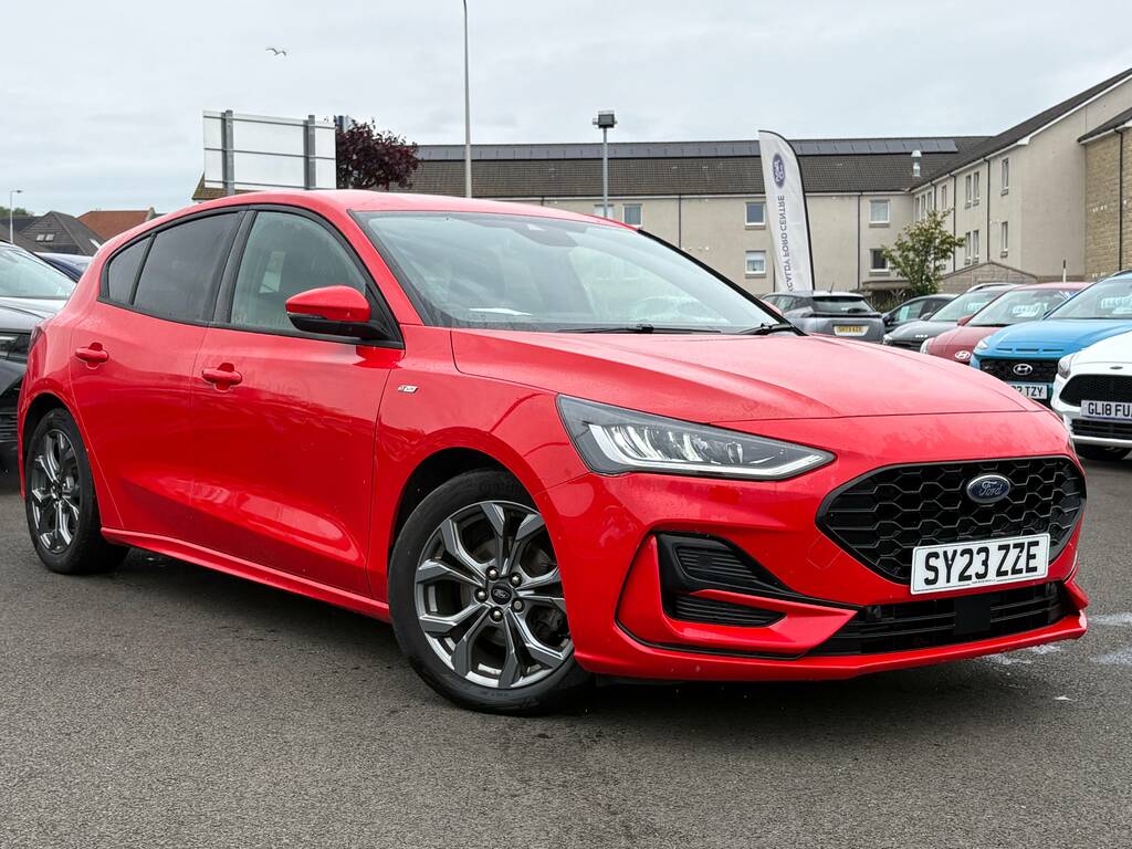 Ford Focus 1.0T Ecoboost St-line Hatchback Red