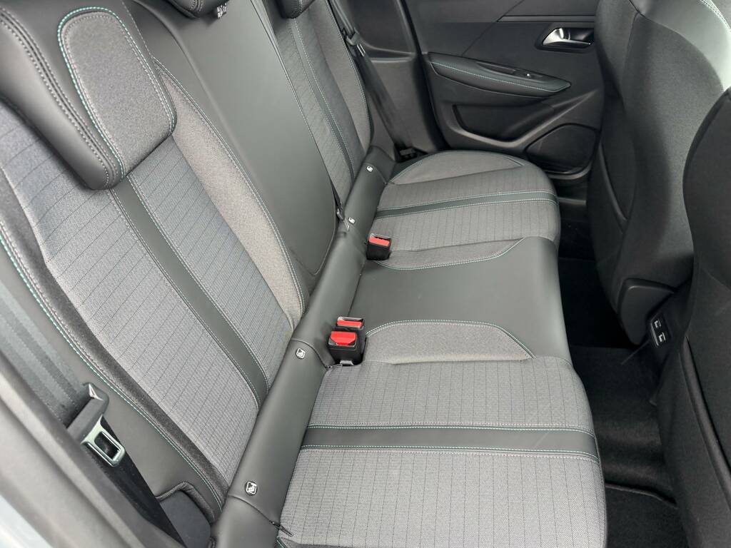 Peugeot 208 Puretech Allure Premium Plus Ss 1.2 100Ps Grey #4