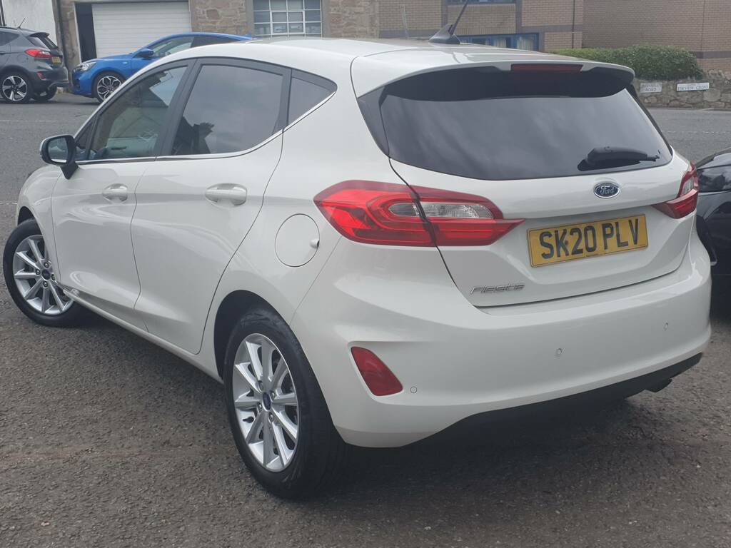 Ford Fiesta Titanium White #3