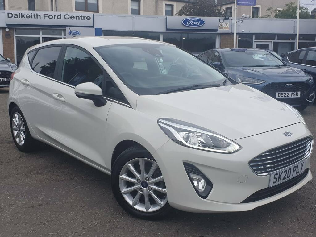 Ford Fiesta Titanium White