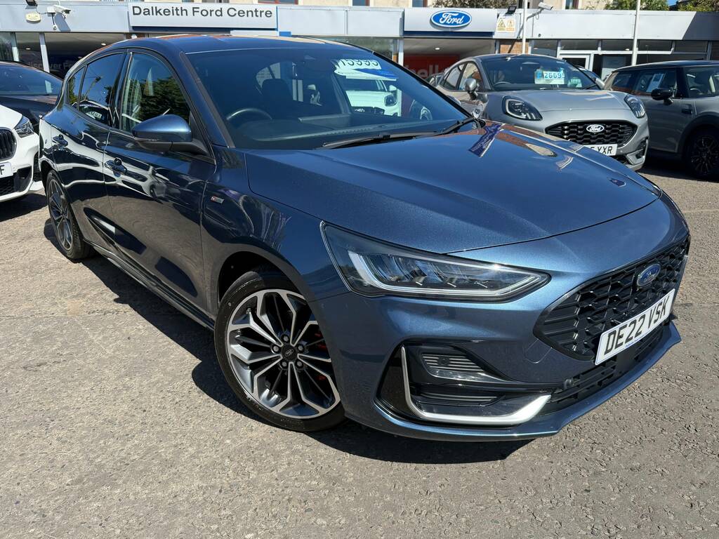 Ford Focus St-line Vignale Blue