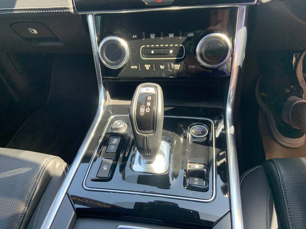 Jaguar XE 2.0 D200 Mhev R-dynamic S Euro 6 Ss White #47