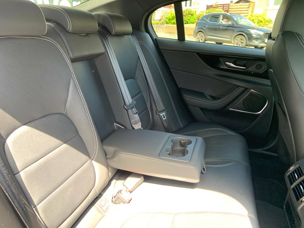 Jaguar XE 2.0 D200 Mhev R-dynamic S Euro 6 Ss White #15