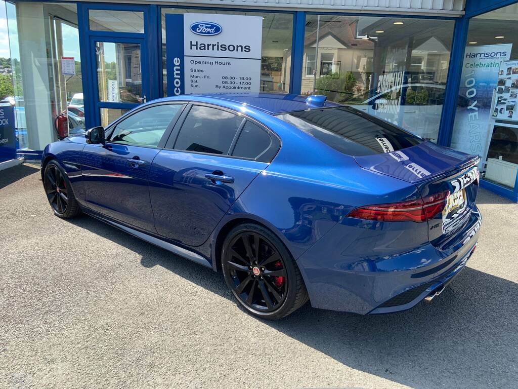 Jaguar XE R-dynamic Black Mhev Blue #2