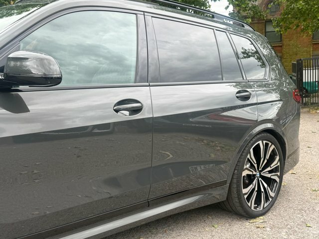 BMW X7 Xdrive M60i Step Ultimate Pack Black #51