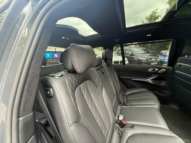 BMW X7 Xdrive M60i Step Ultimate Pack Black #26