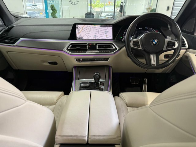BMW X5 3.0 45E 24Kwh M Black #3
