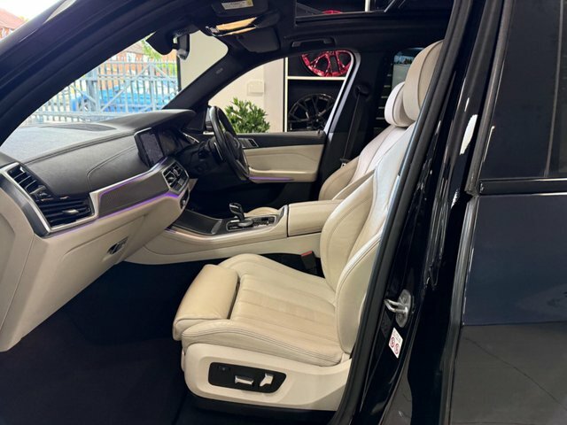 BMW X5 X5 M50i White #39