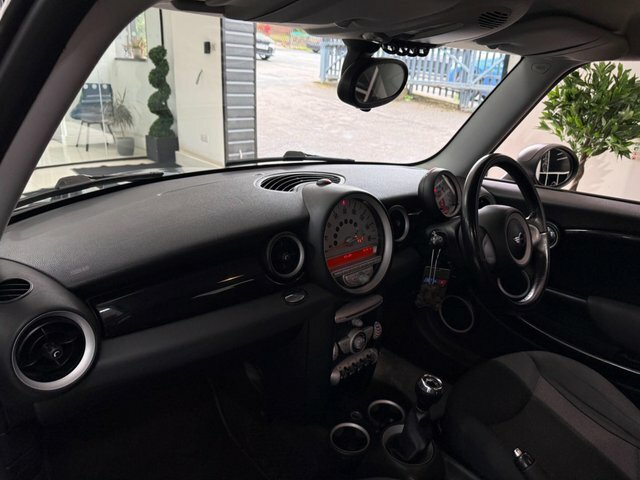 Mini Hatch Back Euro 5 211 Ps White #16