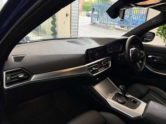 BMW 3 Series Saloon Black #25