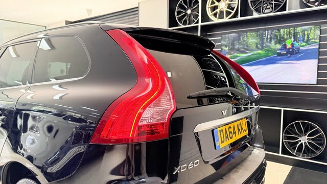 Volvo XC60 2.0 D4 R-design Lux Black #6