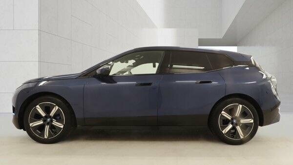 BMW iX 40 76.6Kwh M Sport Blue #6
