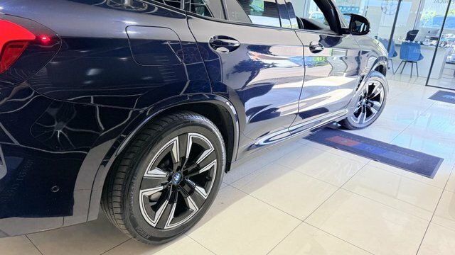 BMW iX3 80Kwh M Sport Black #6