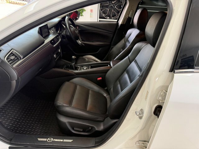 Mazda 6 Estate 2.2 Red #26
