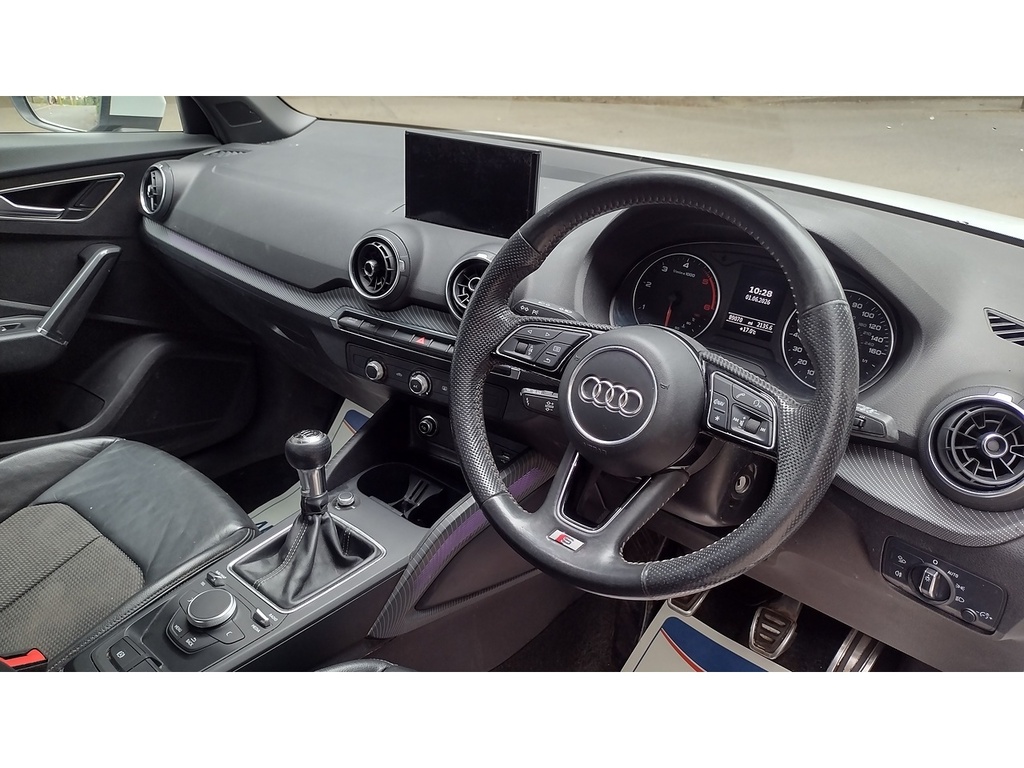 Audi Q2 Tdi S Line PE19WXX White #6