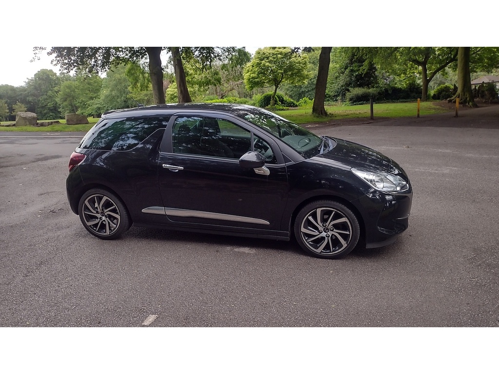 DS DS 3 Bluehdi Connected Chic Black