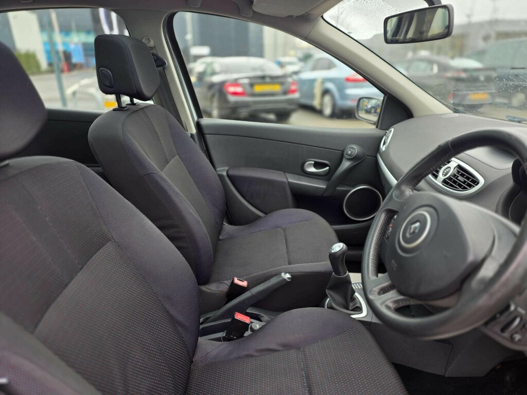 Renault Clio 1.1 Dynamique T 100 Silver #6