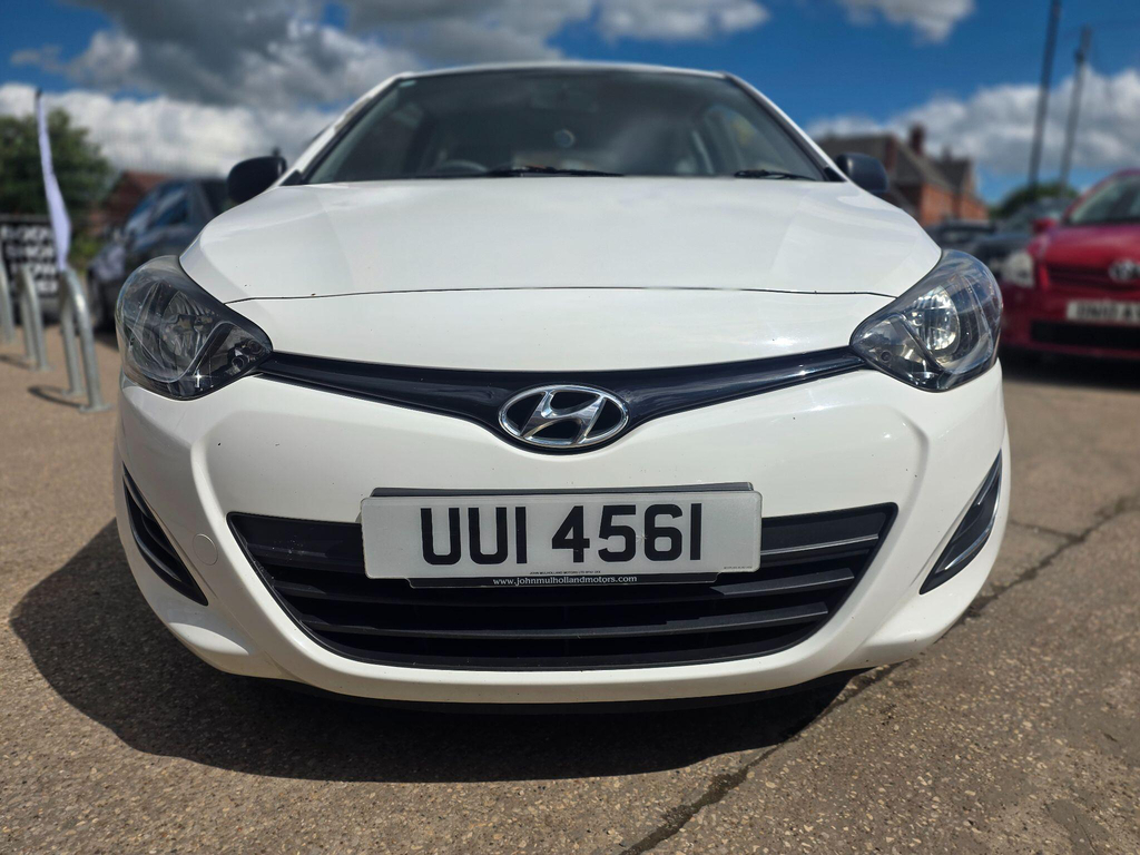 Hyundai I20 1.2 Classic Euro 5 UUI4561 White #6