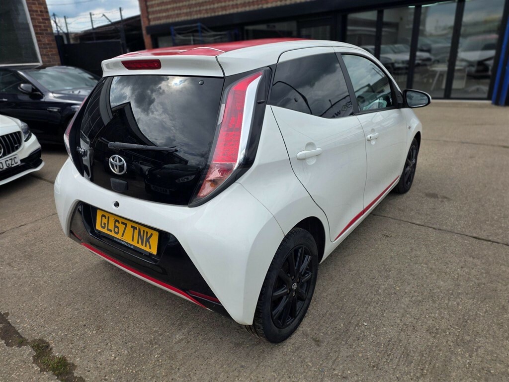 Toyota Aygo 1.0 Vvt-i X-press Euro 6 GL67TNK White #6