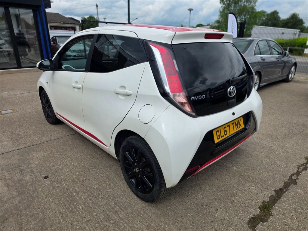 Toyota Aygo 1.0 Vvt-i X-press Euro 6 GL67TNK White #4