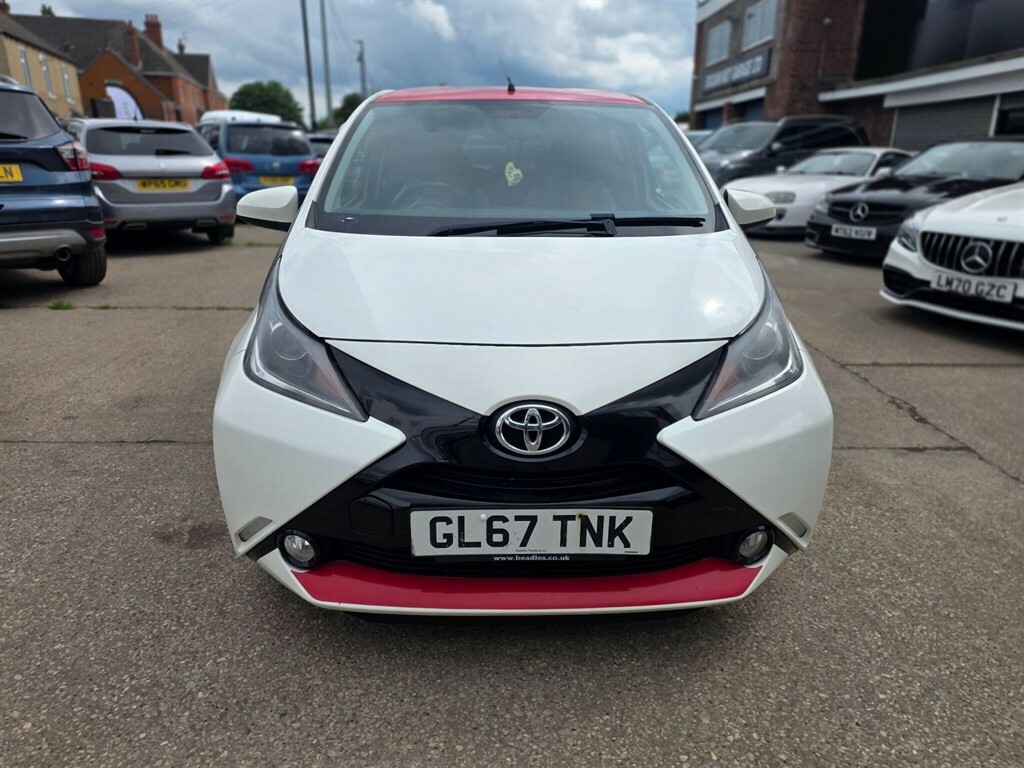 Toyota Aygo 1.0 Vvt-i X-press Euro 6 GL67TNK White #2