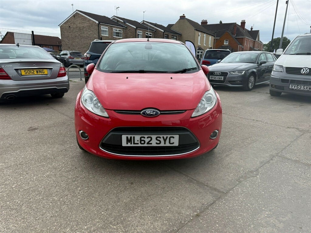 Ford Fiesta 1.6 Tdci Econetic Dpf Titanium ML62SYC Red #2