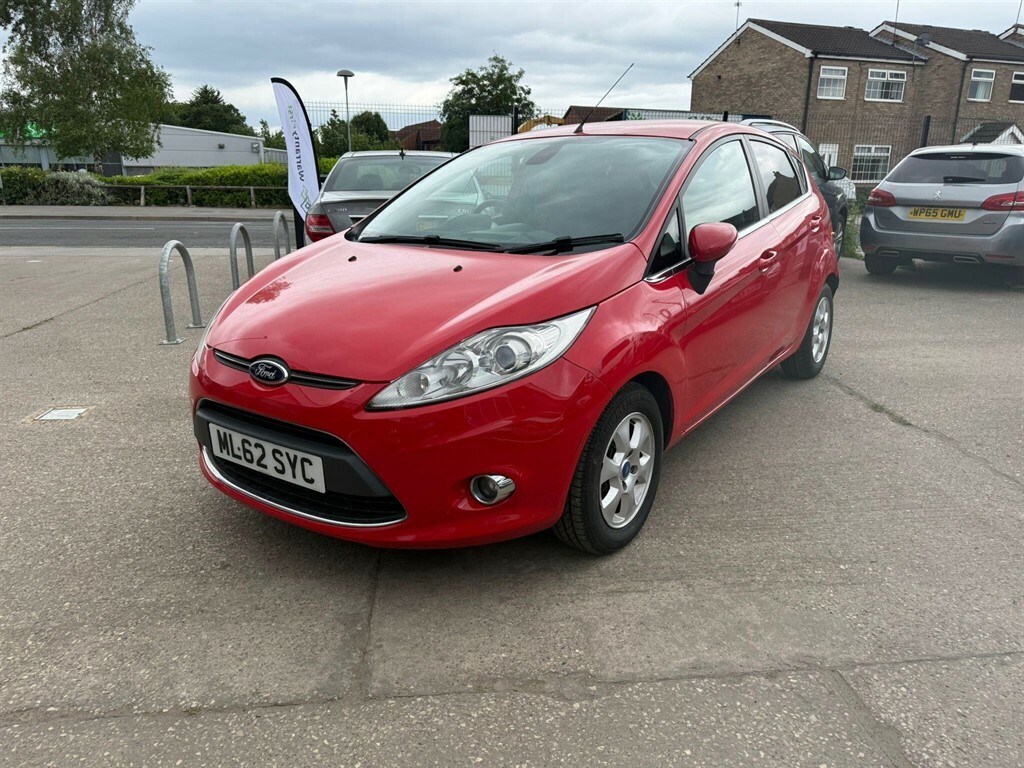 Ford Fiesta 1.6 Tdci Econetic Dpf Titanium ML62SYC Red #3