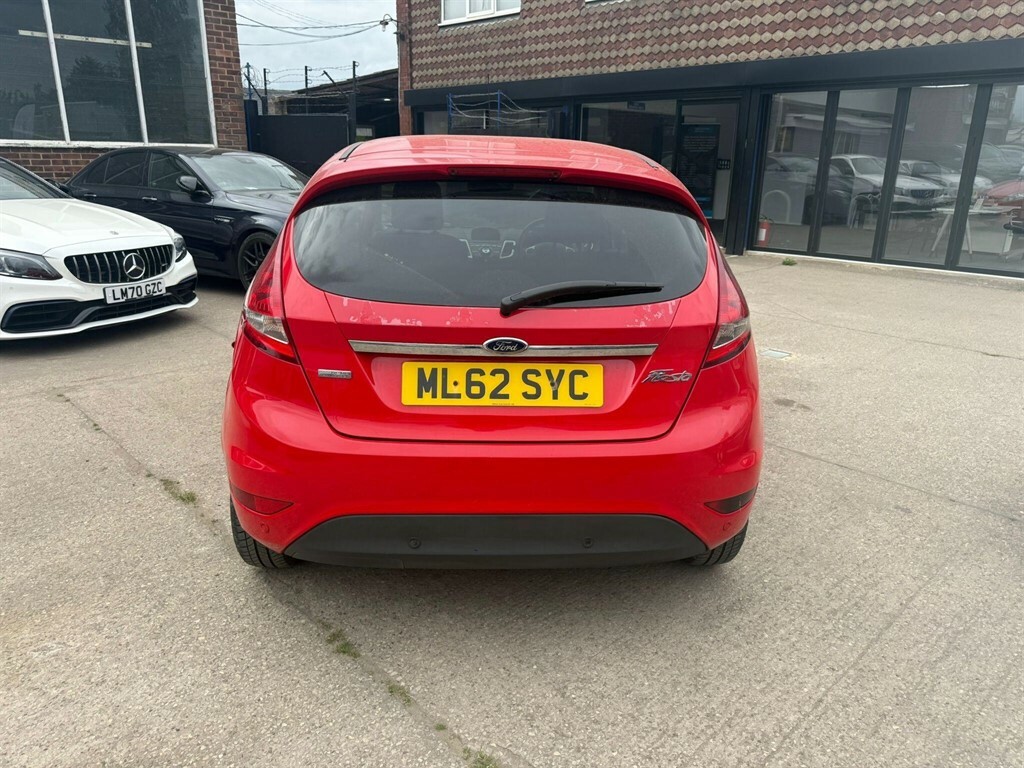 Ford Fiesta 1.6 Tdci Econetic Dpf Titanium ML62SYC Red #5