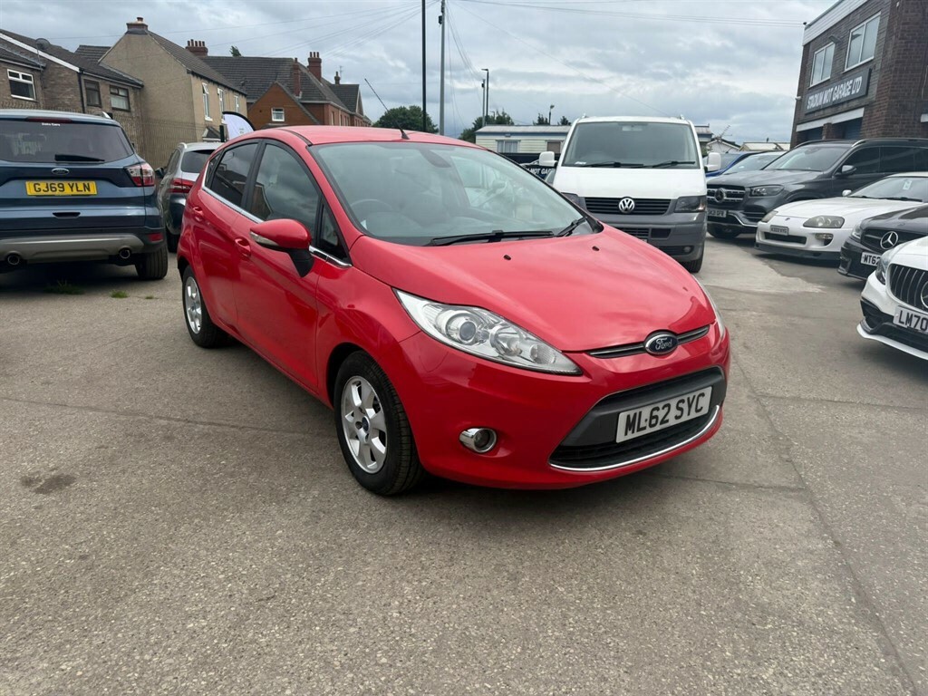 Ford Fiesta 1.6 Tdci Econetic Dpf Titanium Red
