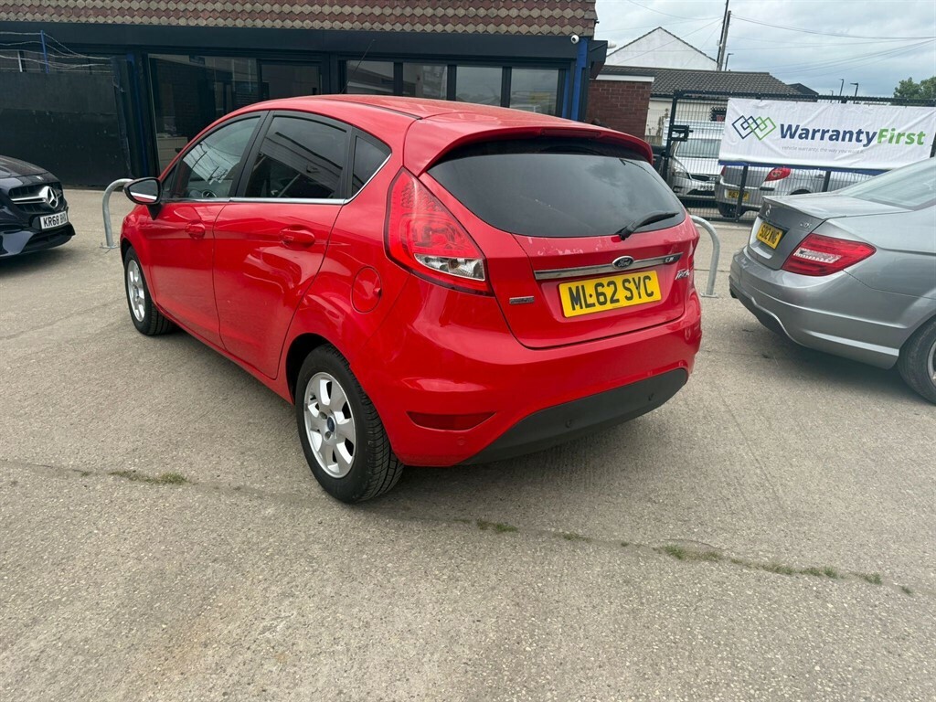 Ford Fiesta 1.6 Tdci Econetic Dpf Titanium ML62SYC Red #4