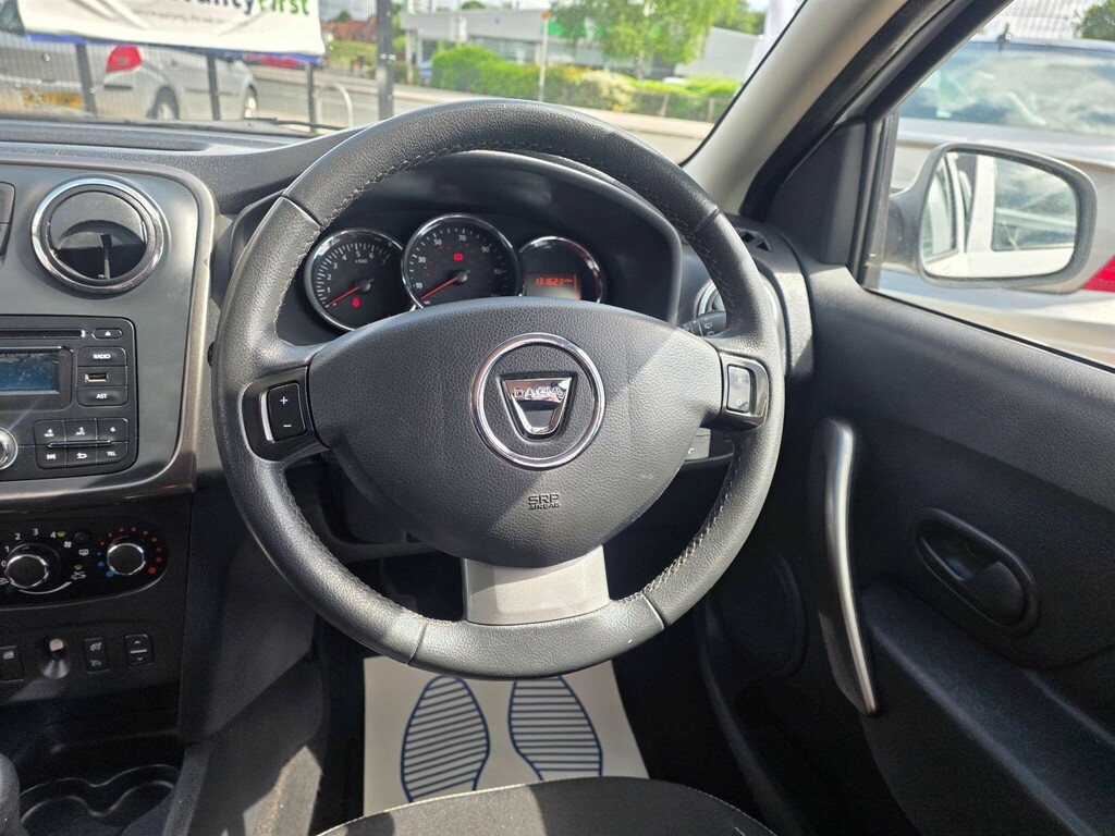 Dacia Logan Estate White #25