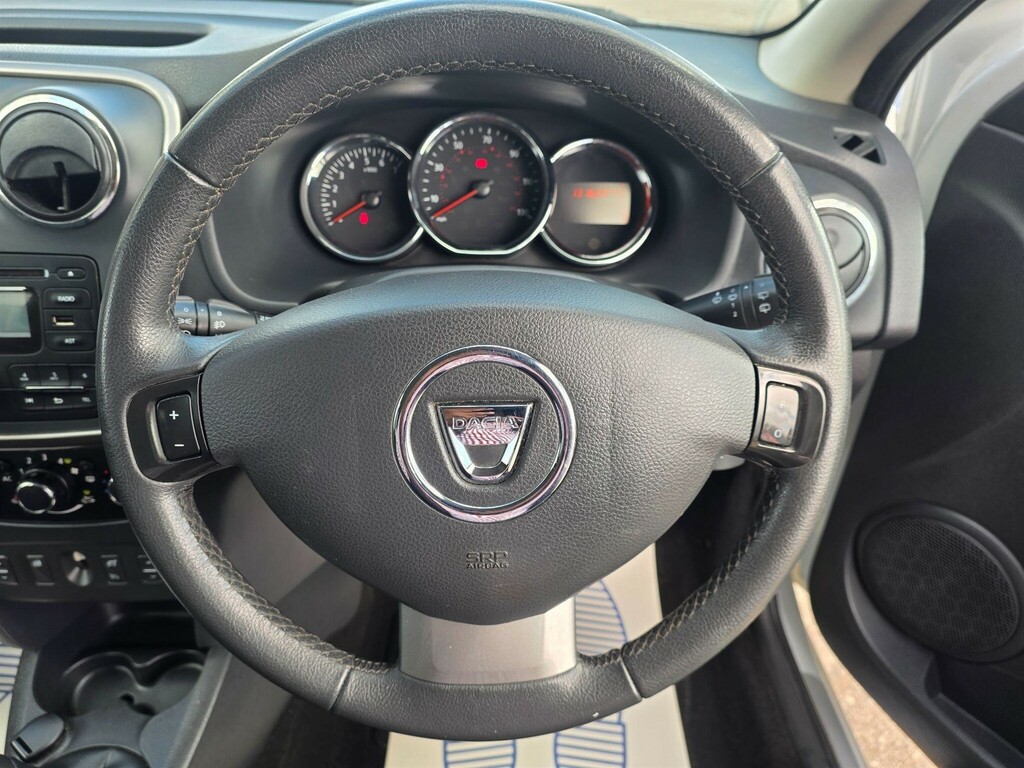 Dacia Logan Estate White #18