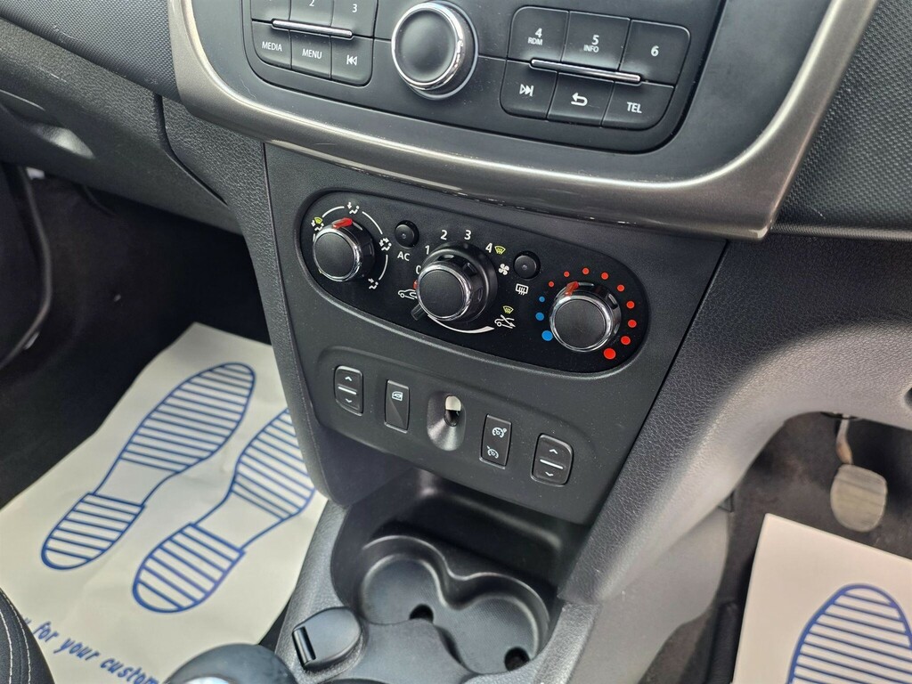 Dacia Logan Estate White #23
