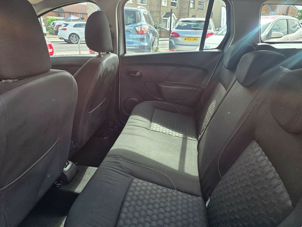 Dacia Logan Estate White #29