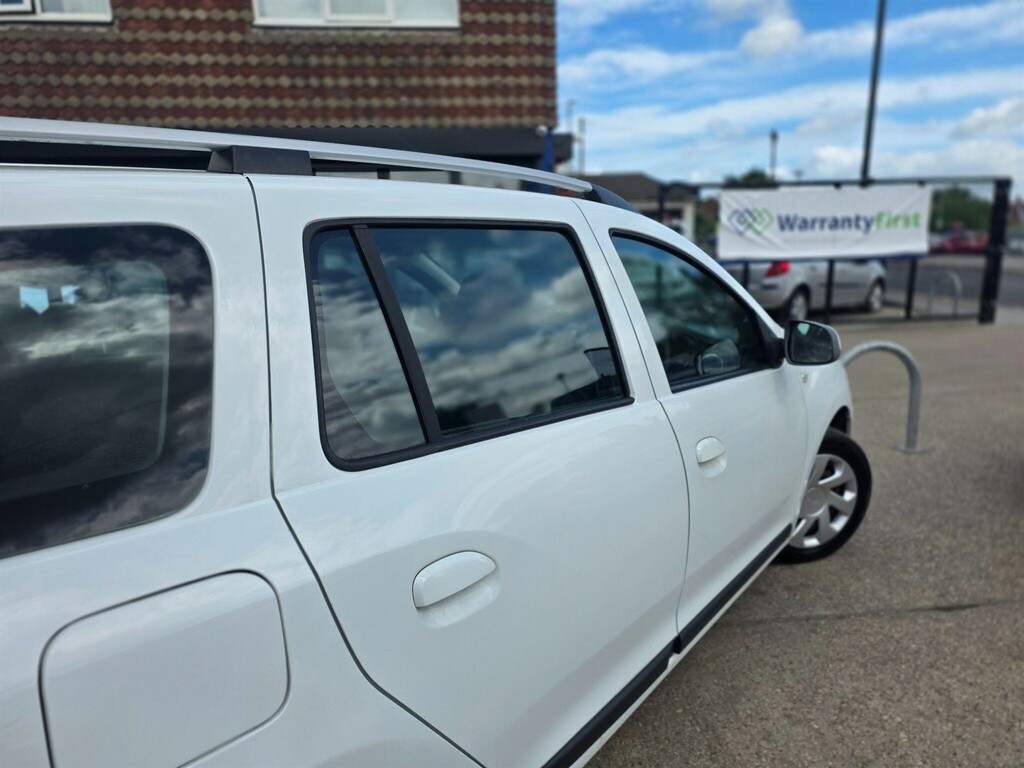 Dacia Logan Estate White #16