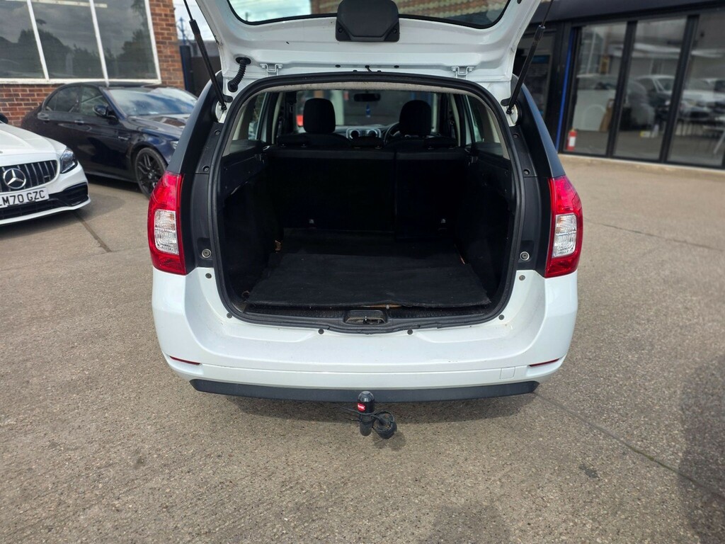 Dacia Logan Estate White #13