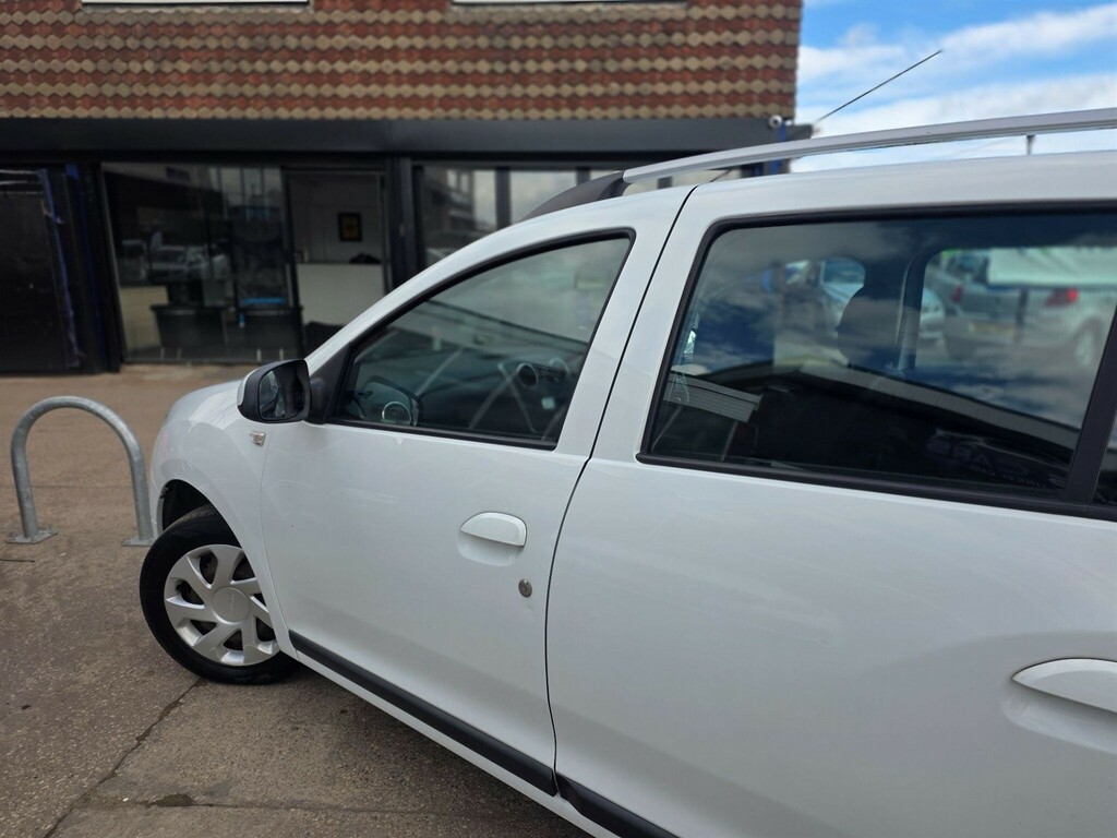 Dacia Logan Estate White #9