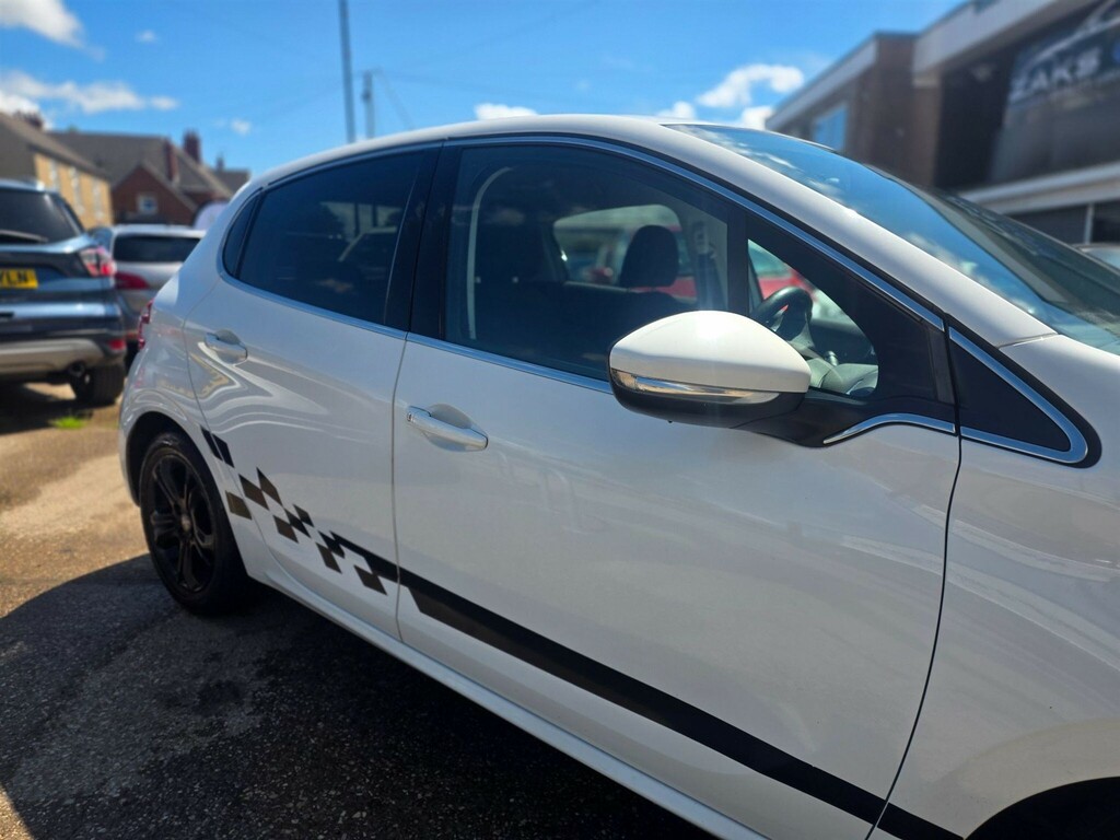 Peugeot 208 1.6 E-hdi Allure Euro 5 Ss #2