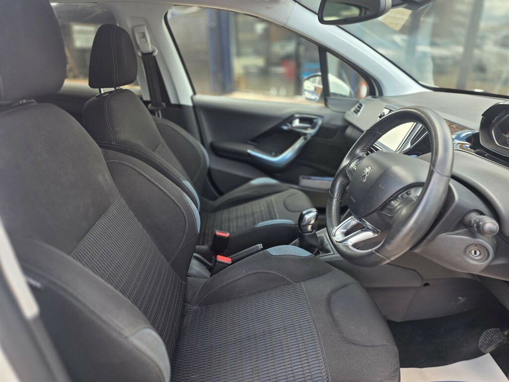 Peugeot 208 1.6 E-hdi Allure Euro 5 Ss #4