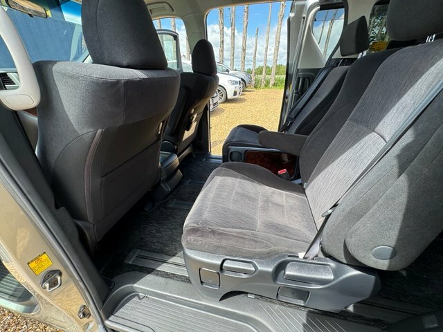 Toyota Vellfire Mpv White #13