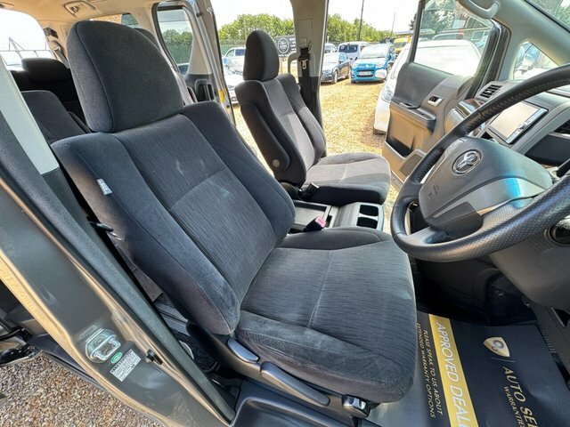 Toyota Vellfire Mpv White #23