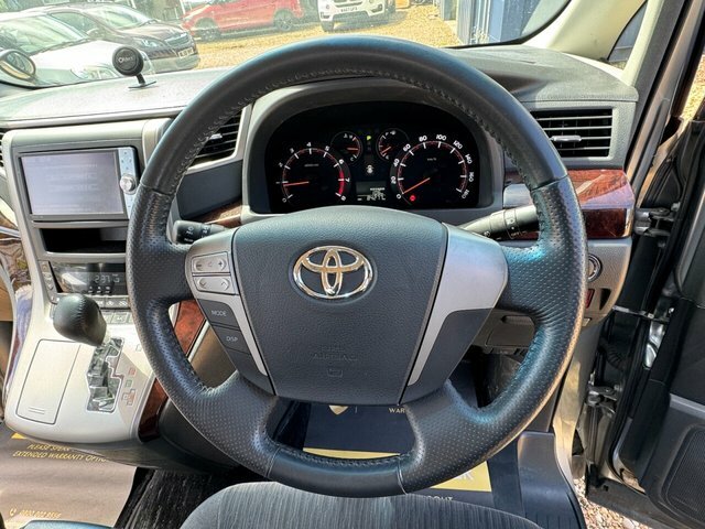 Toyota Vellfire Mpv White #22