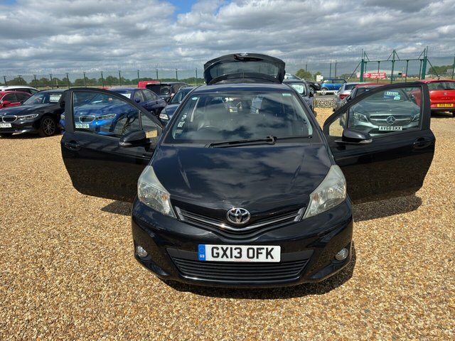 Toyota Yaris Hatchback White #7