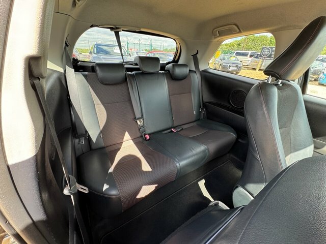 Toyota Yaris Hatchback White #11